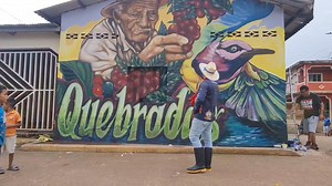 Vamos a Trinidad de Quebradas 🤩 Que bonitos Murales están haciendo en esta bonita comunidad de Vallecillo, embellecida por artistas nacionales e internacionales .... Viva Quebradas 😊😊 | Honduras-Nativo
