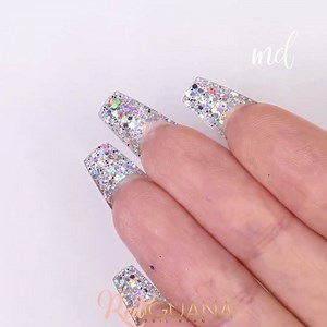 This encapsulated glitter nail set is all I need today 😍 | MetDaan Nails
