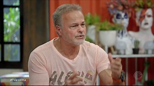 164K views · 2.2K reactions | Na Novela Topíssima, André consegue convencer Dagoberto a aceitar que Edison volte a morar na república. Logo depois, o ex-policial comunica aos estudantes sobre a novidade. Os alunos não ficam nada felizes ao saber que o colega vai voltar | RECORD | Facebook