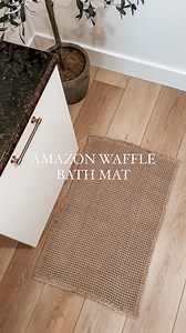 7.8K views · 18 reactions | a non slip aesthetic bath mat 﫧淪‍♀️ Comment A80 for link! Make sure you’re following to receive the DM 癩 .⁣ .⁣ .⁣ .⁣ .⁣ #neutraldecor #bathroomdecor #amazon #bathroom #amazonfinds #bathroommats #neutralhome | groundedinneutral | Facebook