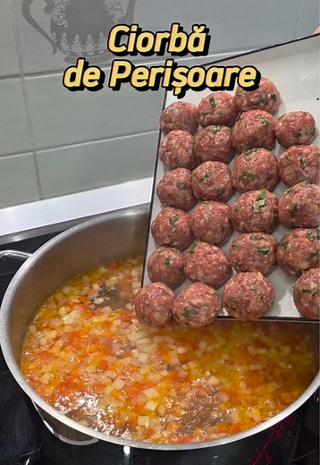 Ciorbă de perișoare cu smântână - rețetă autentică românească