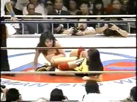 AJW Classic Boston Crabs and other Grinding Holds 39.wmv