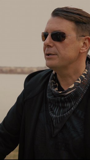 12K views · 199 reactions | Cum e să zbori printr-un stol de gâște? Dai claxoane? Dai fleșuri? Link spre episod vă las în comentarii. Voi dați subscribe și share masiv. #acdesiguranta 7 Emil Dobrovolschi | Răzvan Exarhu | Facebook