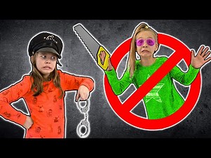 Amelia and Avelina are preparing for Christmas