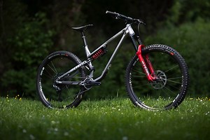 2021 Commencal Meta TR 29 is lower, slacker, steeper and meaner!