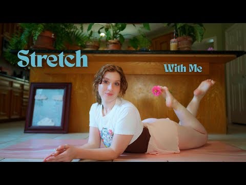 Kari Does Yoga | Stretch With Me | Ep.3