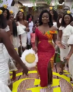 Cette mariée degage un truc 👏🏽👏🏽 Elle danse trop bien avec ses filles | 𝐕𝐎𝐆𝐔𝐄 𝐒𝐓𝐘𝐋𝐄 𝐌𝐀𝐑𝐈𝐀𝐆𝐄 𝐄𝐓 𝐏𝐋𝐔𝐒