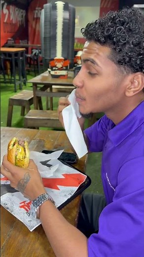 When the burger is so good you suddenly get manners.🍔😌. #burgerlovers #burgerheaven #tampabay