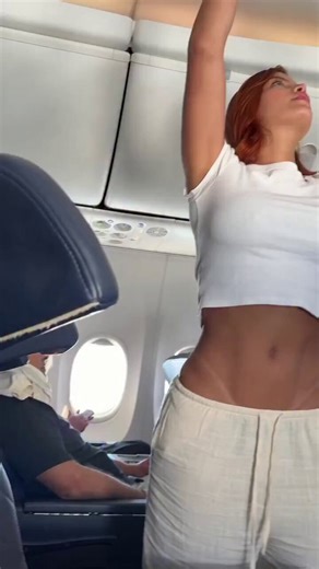 Type of girl you see on vacation with your bitch ass gf