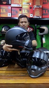 8 comments | Bell Broozer. Super sleek helmet just for you. Suitable for both men and women #bell#bellhelmets#helmet#johor | Tuned by QBEE | Facebook