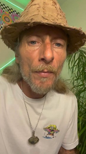 Sacred Geometry Oracle Message: Square & Diagonal – Generation The square represents stability, structure, and the foundations of creation. The diagonal introduces movement, the force that brings life and transformation. When these energies combine, they generate something new. The diagonal shifts the square into a diamond, showing us that even a small change in perspective can elevate our entire reality. You are not confined by what exists—you are a generator of new possibilities. ✨ Where in yo