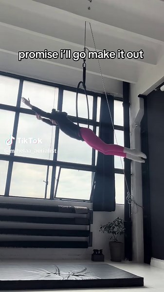promise i’ll go make it out 🤞❤️‍🩹 . . . #aerialhoop #aerial #aerialist #aerialhooppolska #aerialhooppoland #aeriallove #sport #gymnastics #acrobatics #flexible #sportstiktok #aerialtricks #aerialworkout #sportmotivation #iwillgomakeitout
