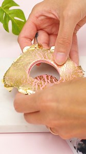 Glitz and glam up your keys or bag with this gold leaf keychain! | Crafty