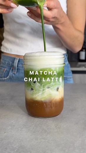 NEKOHAMA MATCHA on Instagram: "Matcha Chai Latte ~ The perfect fall afternoon treat 🍂🍵 You will need: 1/2 cup chai concentrate 1/3 cup milk of choice One shot of matcha Cinnamon Handful of ice To make: 1. Add ice to a glass, pour in the chai concentrate and milk 2. Add the shot of matcha and sprinkle with cinnamon Note. This can also be made hot! Hope you enjoy!✨ #matcha #chai #psl #fallrecipes #latte"