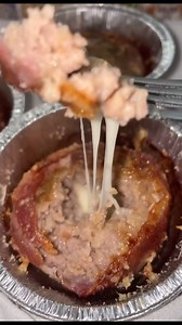 Bombetta al BaconIngredienti ⤵️Macinato di scottona Like Italy Srl 3 felle di pane spugnate e strizzate, 1 uovo,sale pepe Parmigiano,Bacon,Olio extravergine Provola a pezzi,In friggitrice o in forno ventilato180° 15 minuti,#bombettedicarne #bombettealbacon #lericettedinatascia #bombettenzevate #ricettacarne #ricettabombette #lericettedinatty #likeitaly #ricettefriggitriceadaria #ricettesfiziosecarne #ricettacarne #napolifoodlove #napoliricette | Natascia Food&Love