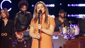 Singer Kelly Clarkson announces Las Vegas residency for 2025