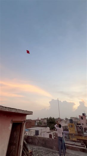 Kite looting #kitevideo #kiteground #kiteflying #viral #ytshorts #kiteshorts #viralvideokite