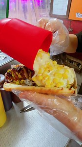 모짜렐라 콘치즈 핫도그 — 폭포처럼 흘러내리는 치즈의 풍미