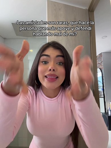 Amistades Raras: Defendiste y Hablan Mal