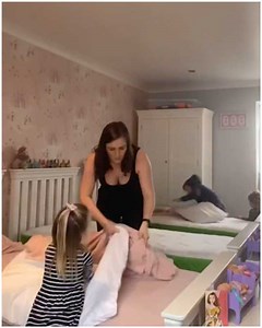 Changing bed sheets is so much fun in this household! | MetDaan