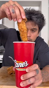 Raising Canes #raisingcanes #friedchicken #homemadefastfood #calaiapp @calai.app | Stefantorres