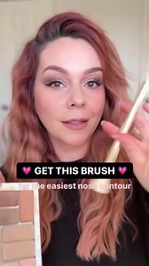 This brush makes nose contouring SO easy! #nosecontour #contouring #makeuphacks #BeautyTipsAndTricks #easymakeup | Amy Martin