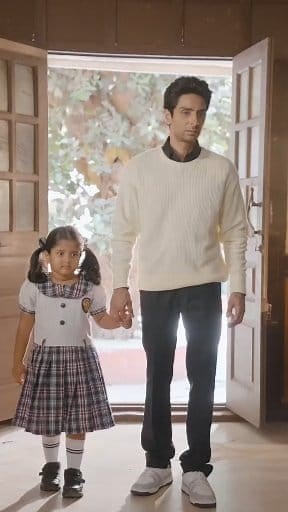 Apni bacchi ko soteli ma Ka Pyar Diya Most Trending Show of 2025! Ex se Badla Rahul - ek simple college boy jiska sapna tha apni Anjali ke saath zindagi basana. Par Anjali ne use chhod kar paiso aur shaan-shaukat ke liye ek ameer aadmi se shaadi kar li. Rahul ka dil toota, par usne haar nahi maani - aur 7 saal baad woh khud ban gaya ek successful tech crorepati. Phir kismat ka khel shuru hota hai... Mumbai ke ek bade office mein Rahul aur Anjali dobara saamne aate hain! Har meeting mein takraar,