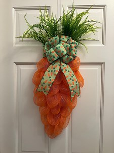 Carrot Mesh Wreath - Etsy Canada