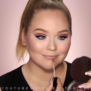 NikkieTutorials on Instagram: "Glam cut crease, baby! 🌟 FULL video is up on my channel ➡️ link in bio! I'm wearing: ::: F A C E A. @milanicosmetics Conceal & Perfect Foundation B. @kevynaucoin "Medium" Sculpting Powder C. @elfcosmetics Blush Palette "Light" D. @beccacosmetics "Moonstone" to highlight ::: B R O W S A. @anastasiabeverlyhills Brow Wiz "Taupe" B. @tartecosmetics Amazonian Clay Brow Mousse "Ash Blonde" C. @bhcosmetics Flawless Brow Trio Powder ::: E Y E S A. @karity "Inod" + "Temptr