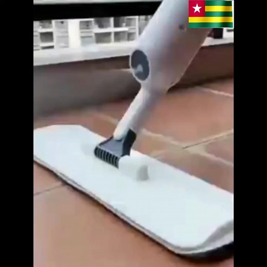 Dites adieu aux seaux lourds ! Ce balai spray nettoie vos sols en un seul geste : pulvérisez, passez, c’est propre. Ultra léger, ultra rapide. | Lynor