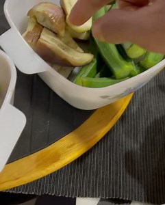 ini kali repeat tak main main..ada extra french fries bak kata arrian 🤣 selamat berbuka guys!! | Tomok