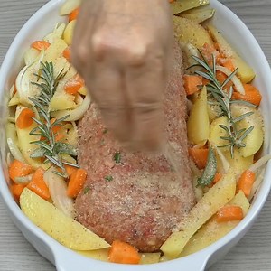 52K views · 144 reactions | Che bontà il Polpettone al forno con patate e carote e che profumo nella mia cucina quando lo preparo! https://blog.giallozafferano.it/iannamaria/ricetta-polpettone-al-forno-con-patate-e-carote/ | Annamaria tra forno e fornelli | Facebook
