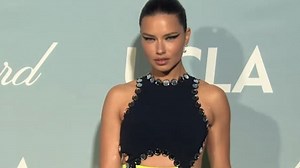 Adriana Lima and Izabel Goulart stun at Oh Mercy! premiere