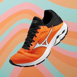 1.2K views · 12 reactions | הקיץ הזה - נעלי הריצה המפורסמות ביותר של מיזונו, Wave Rider 23, מגיעות גם בצבעים טרופיים אנחנו לא יכולים לחשוב על דרך טובה יותר להתחיל את הקיץ 省 #mizuno #reachbeyond #mizunorunning | Mizuno | Facebook