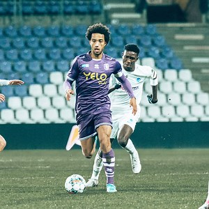 Ryan Sanusi, jullie man van de match. 💜 Wat. een. moment. 👏 #WeAre13 #YeloDrive #ErreaSport | K. Beerschot V A