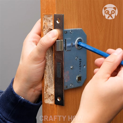 601K views · 1.7K reactions | How To Install a Door Lock in a Minute! | Crafty Panda How | Facebook