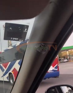 #ReporteCiudadano "Hola Buenas Tardes mira así de imprudentes los autobuses erco para entrar a Atlixco y evitar el tráfico que se hace por el semáforo vemos a una patrulla también ahí mismo sin hacer nada al respecto ya cuando pasa un percance entonces es cuando quieren reaccionar." | Informativo TV