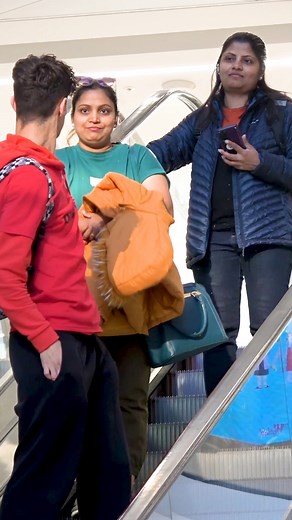 Indian Women can handle well! 🔥 . . #pranks #instareels #fbreels #funnyreels #trendingreels #foryou #fypシ゚ #instashorts #fbreelsviral #humor #fyp #viralreels #prankster #reelsvideo #publicprank #reeloftheday #pranking #prankvideo #matlabiduniya | Matlabi Duniya