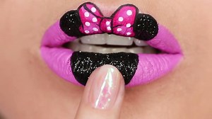 This sweet #MinnieStyle lip art is perfect to 💕Rock the Dots 💕! Minnie Mouse Disney Style | Disney India