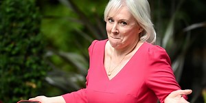 Nadine Dorries criticised for sharing Daily Mail's latest Keir Starmer lockdown story