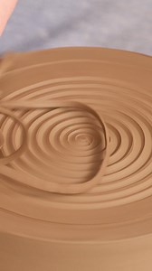 Impressive Pottery Skills! | Handy Panda