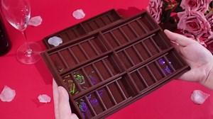 Rose Holographic Chocolate Bar Mold Silicone, Rainbow Light Effect Chocolate Bar Deep Thick Molds for DIY Candy Dessert Baking, Candy, Wax Melts, Cake Decoration (Rectangle)