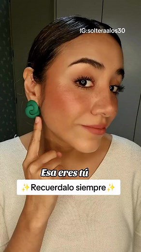 2.9K views · 67 reactions | Escucha hermana, escucha . . . . . . . . . . . #amorpropio #amor #n #a #autoestima #frases #love #motivacion #felicidad #vida #crecimientopersonal #bienestar #espiritualidad #o #salud #frasesdeamor #saludmental #paz #psicologia #selflove #reflexiones #emociones #mujer #desarrollopersonal #frasesmotivadoras #pazinterior #os #meditacion #coaching #pensamientos | Soltera a los 30 | Facebook