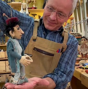 Do you work with children? Would you be interested in finding new ways of connecting with them? Would you like to engage them in creative work, get them to work with their hands and their creative minds, instead of staring at a screen all day long? We invite you for a week of inspiration and insights, in a magical series of workshops with one of the world’s most prolific puppet builders and performers. Puppetry can be a powerful tool in therapy work, for educational purposes, as an artistic expr