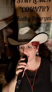 Aujourd'hui nouvelle chanson de Mme René Martel Bonne écoute bizouxxx | Country