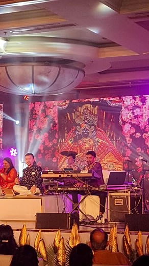 Banke Bihari ki Dekh Chhatta..Mero Mann hein gayo latta patta. | Falguni Pathak