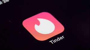 Consumers warned about 'Tinder Swindler' dating app scam. Watch out for these red flags