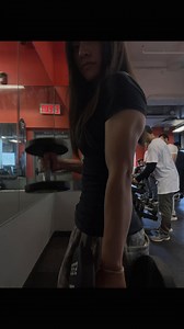girl with muscle: muscular teen girl photos and poses