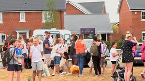 On July 21, The Paddocks, our family-friendly development in Tye Green, Essex welcomed pupils from neighbouring school - Cressing Primary School - to celebrate the start of the summer holidays. Hosting an ice cream van on site, pupils enjoyed a delicious free ice cream and Year 6 pupils were gifted to a unique goodie bag, which included a T-shirt, a teddy bear, a water bottle and a £20 book voucher. To read more here: https://bit.ly/3OIJHEd | Countryside Homes | Facebook