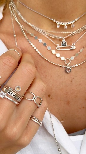 L’Art d’une Accumulation de Colliers Rock 🤍 Et si, vous composiez la vôtre ? https://bit.ly/3G5KtYk | Doriane Bijoux